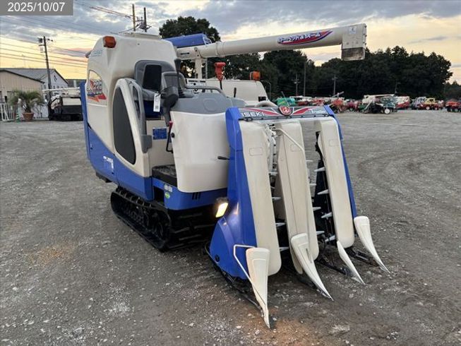 イセキ コンバイン 写真