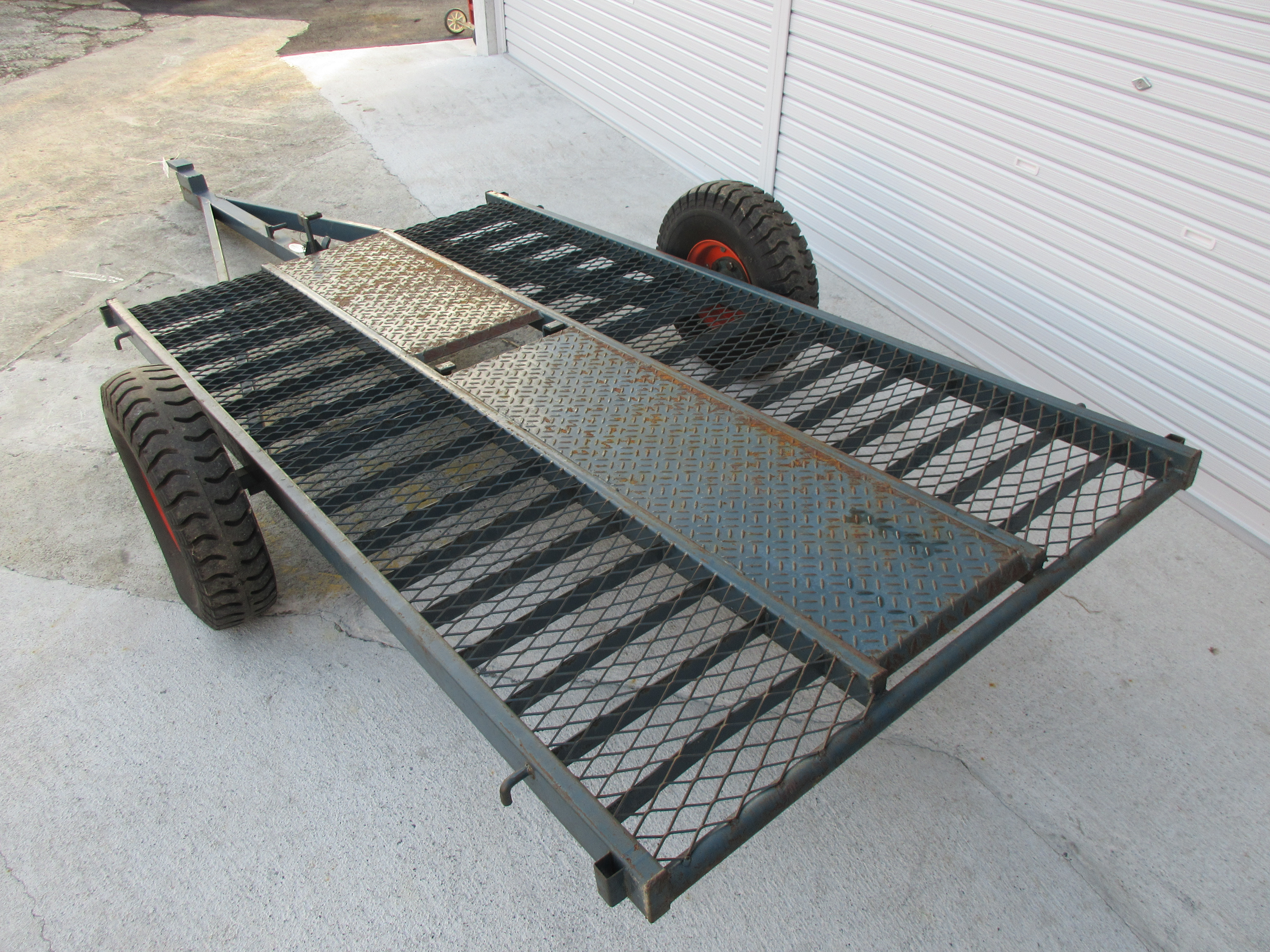 不明 コンバイントレーラー 写真