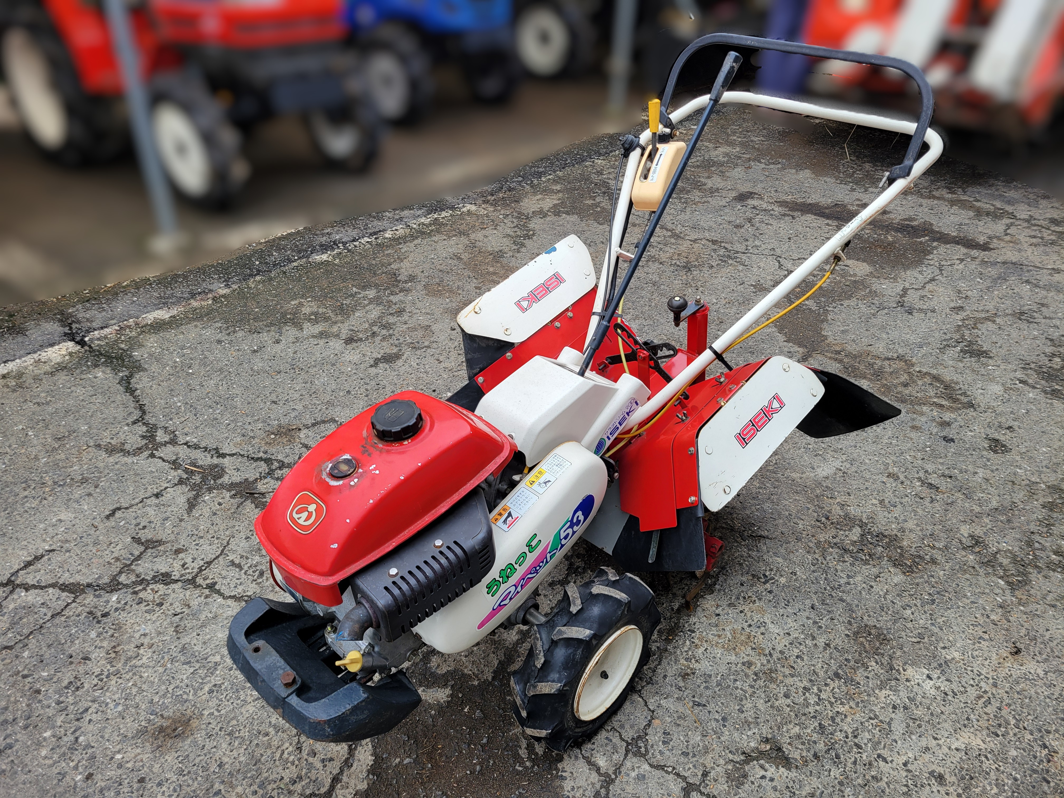 イセキ 耕耘機 写真