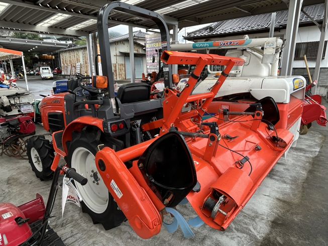 トラクター KB185MA 写真３