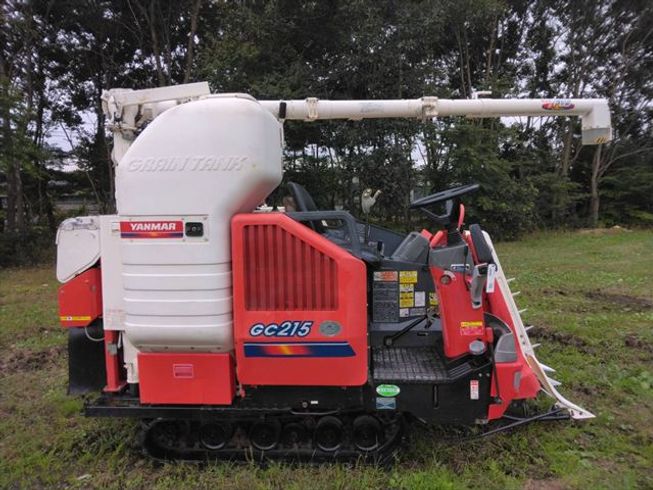 コンバイン GC215G 写真２