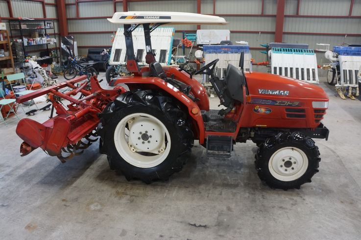 トラクター AF330 写真２