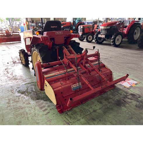 トラクター F16D 写真５