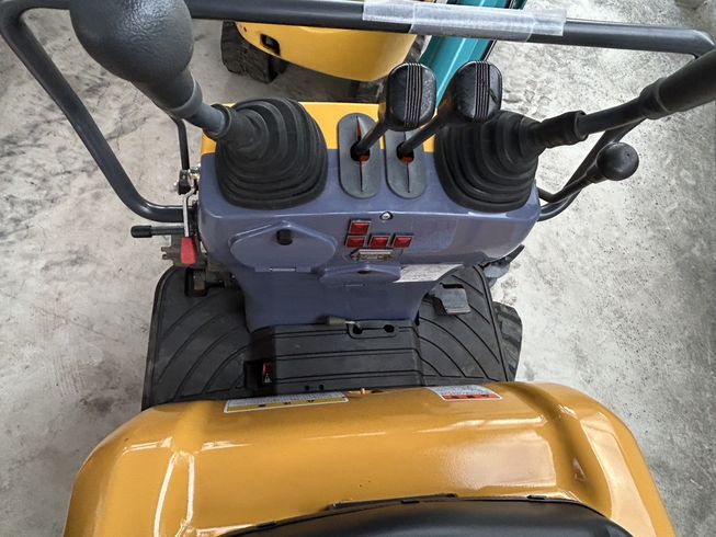 バックホー U-008 写真４