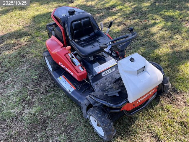 オーレック 乗用草刈機 写真