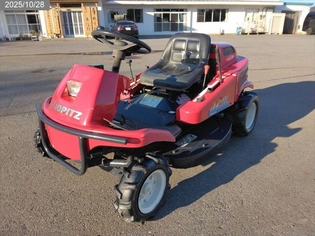 共立 乗用草刈機 写真