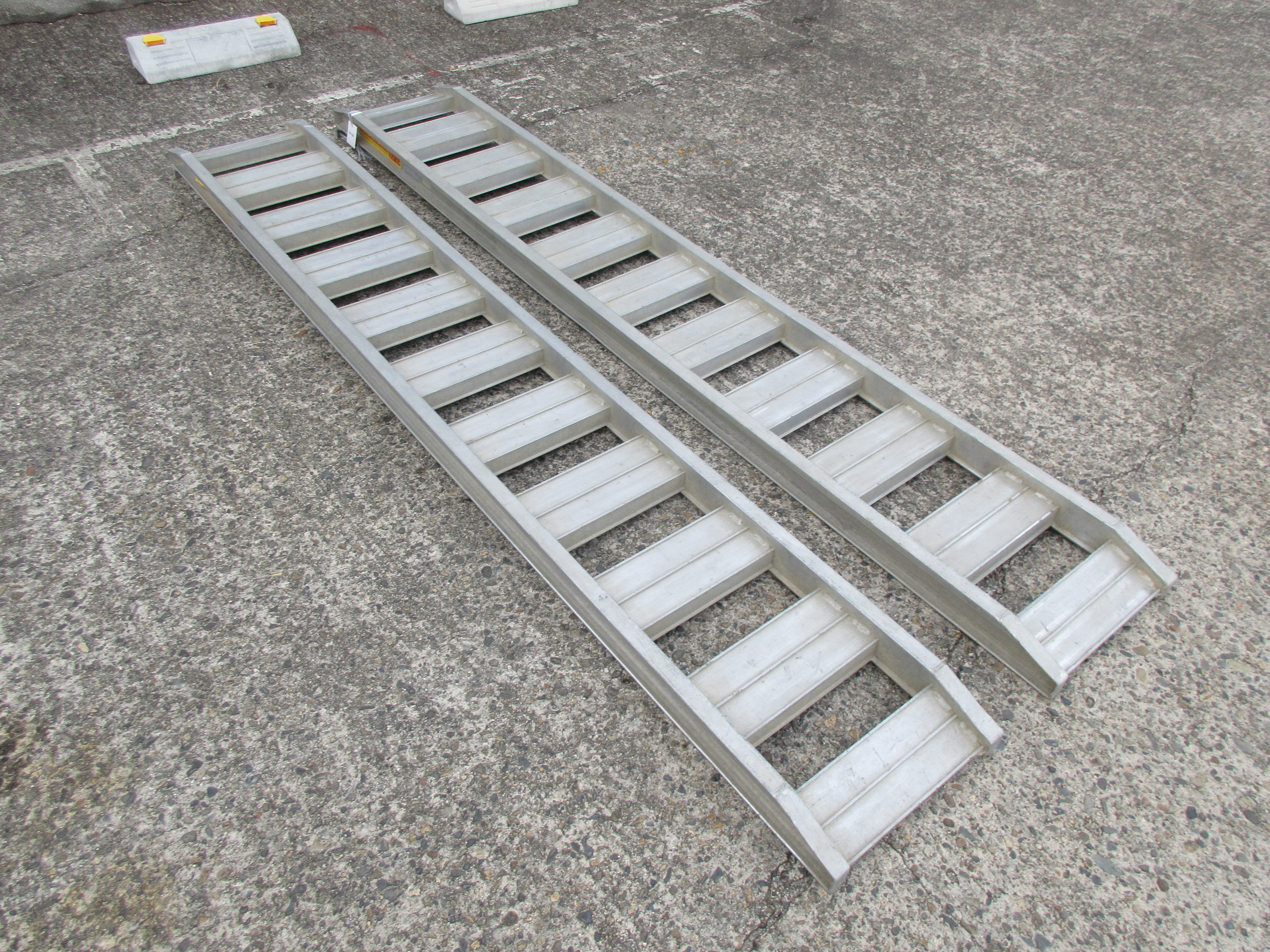 昭和ブリッジ アルミブリッジ 写真