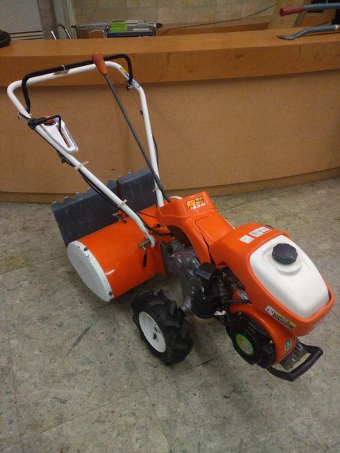 クボタ 耕運機 写真