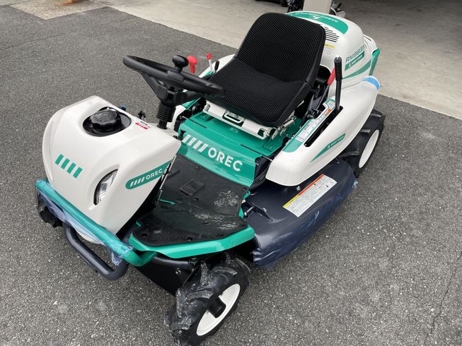 オーレック 乗用草刈機 写真