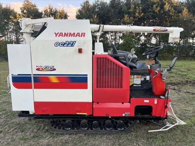 コンバイン GC221 写真２