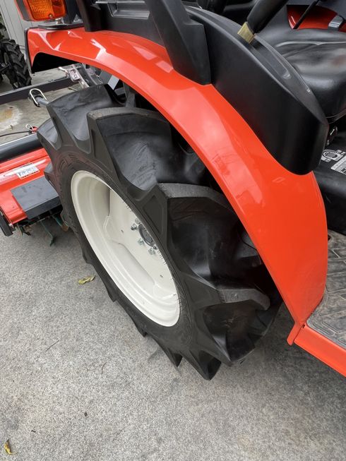 トラクター NB21SPMARF4 写真５