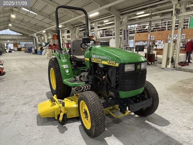 ジョンディア 草刈機 写真