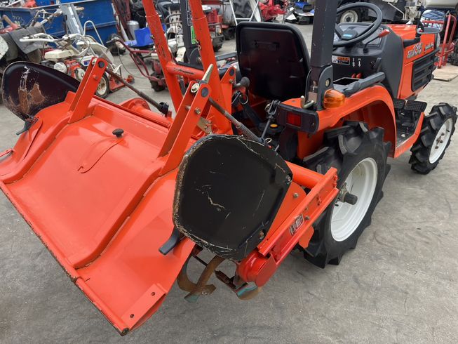 トラクター GB135BA 写真４
