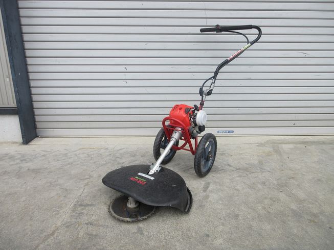 ニッカリ 草刈機 写真