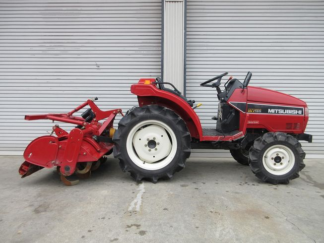 トラクター MT165 写真４