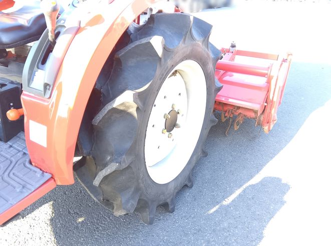 トラクター MTZ23 写真２