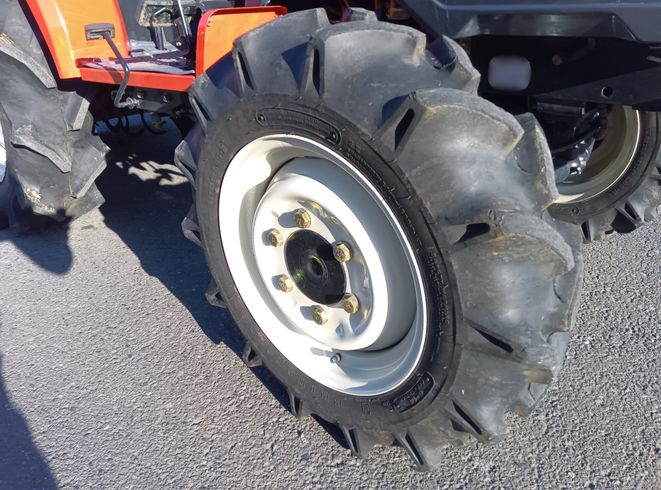 トラクター MTZ23 写真６