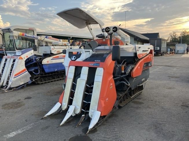 コンバイン AR335 写真４