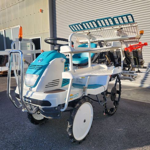 クボタ 田植機 写真