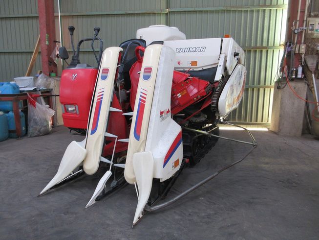 ヤンマー コンバイン 写真