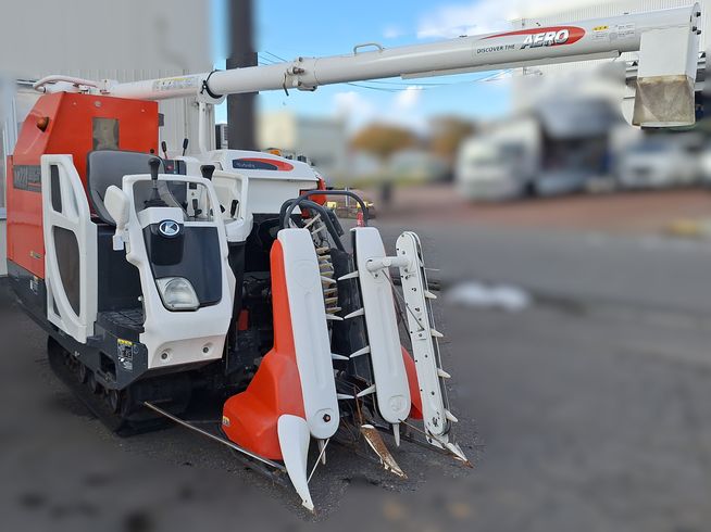 クボタ コンバイン 写真