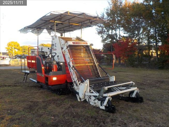 ヤンマー 玉葱収穫機 写真