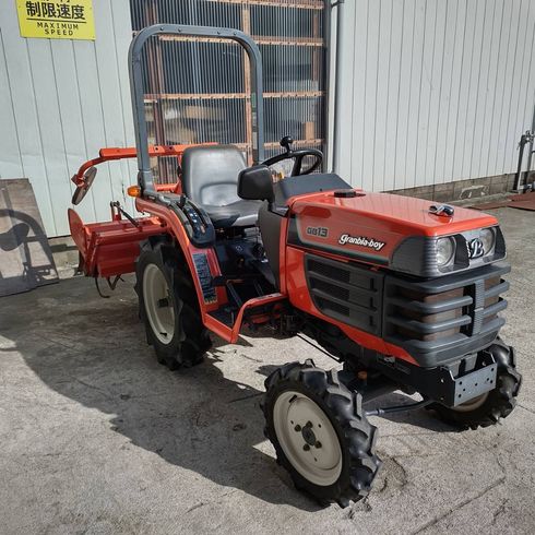 トラクター GB13 写真２