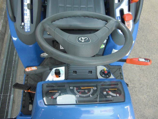 トラクター TM16-KXZA2V   小型フル装備！　低アワー機！　 写真３