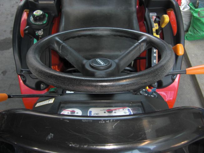 トラクター GK-14VUS2E　小型フル装備！ 写真３