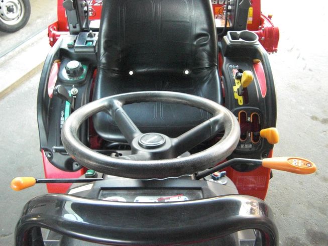 トラクター GK-14VUS2S　小型フル装備！ 写真３