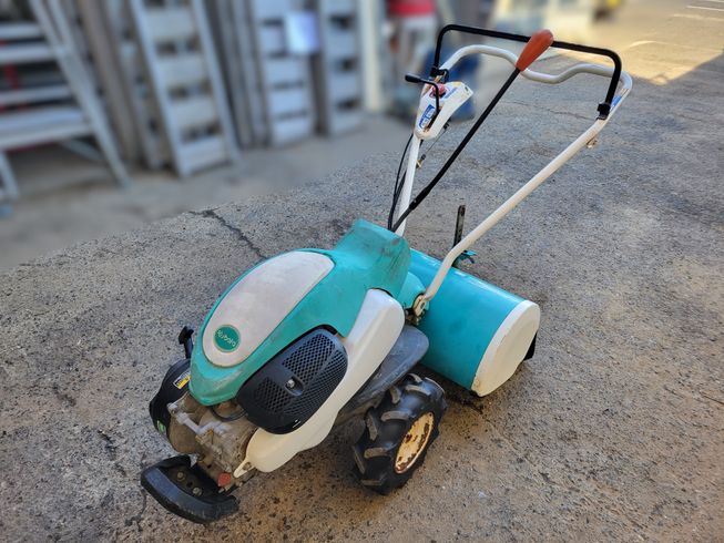 クボタ 耕耘機 写真