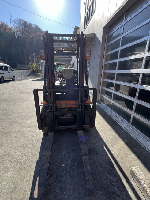 フォークリフト 7GF20 写真２