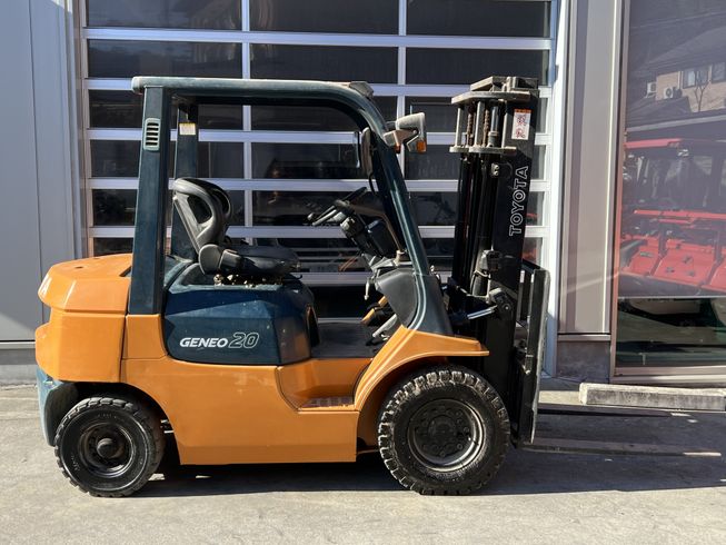 トヨタJENEO フォークリフト 写真