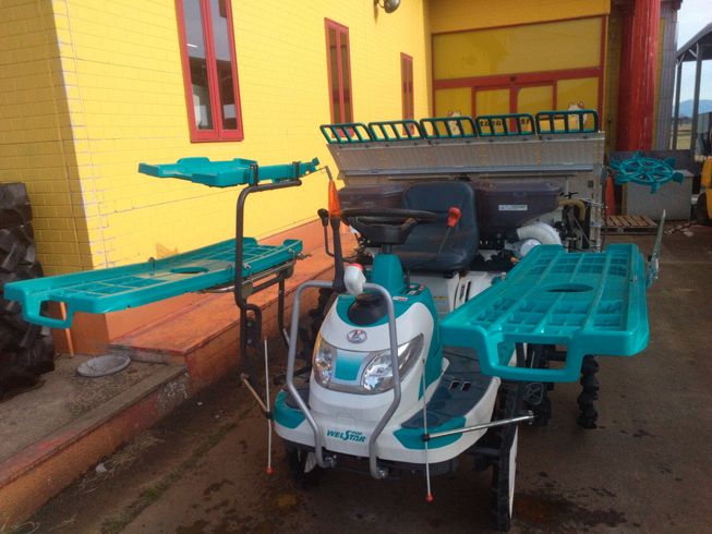 クボタ 田植機 写真