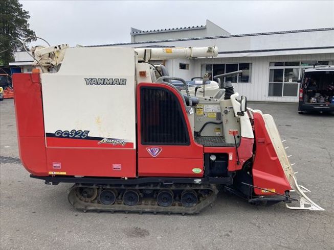 コンバイン GC325 写真２