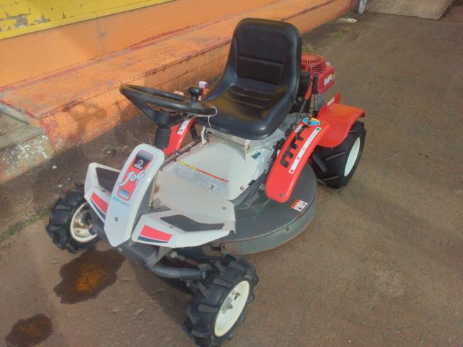 オーレック 草刈機 写真