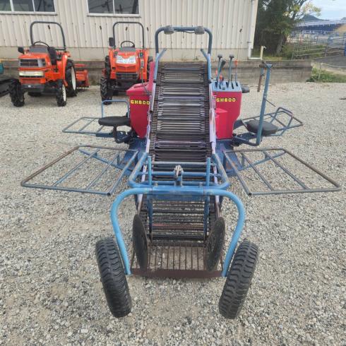 芋堀機 GH600 写真２