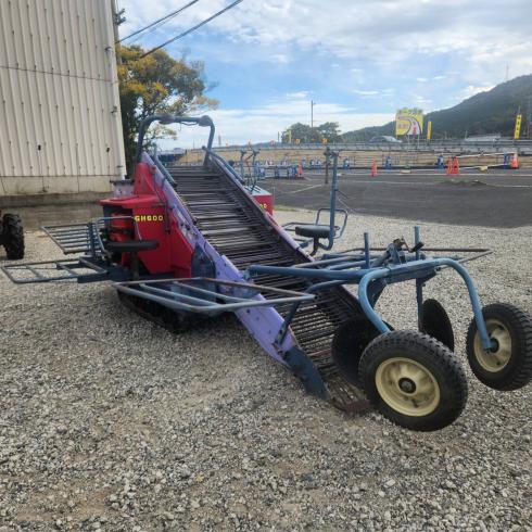 芋堀機 GH600 写真３