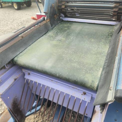 芋堀機 GH600 写真８