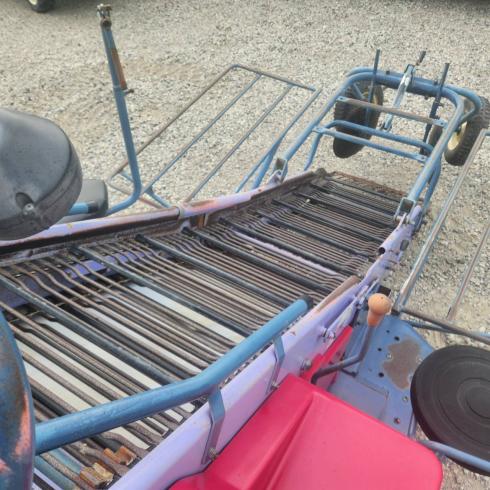 芋堀機 GH600 写真７