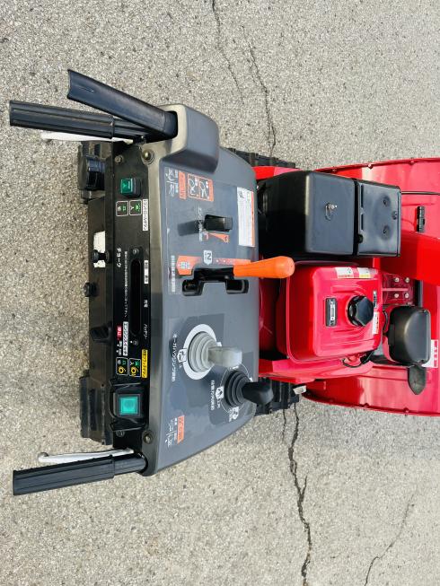 除雪機 HSM1390i 写真７