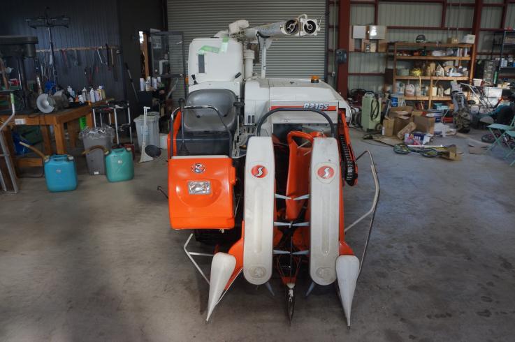 コンバイン R216S 写真２