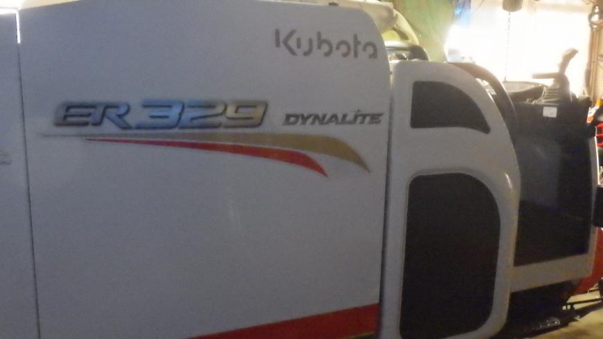 コンバイン ER329DXMW 写真５