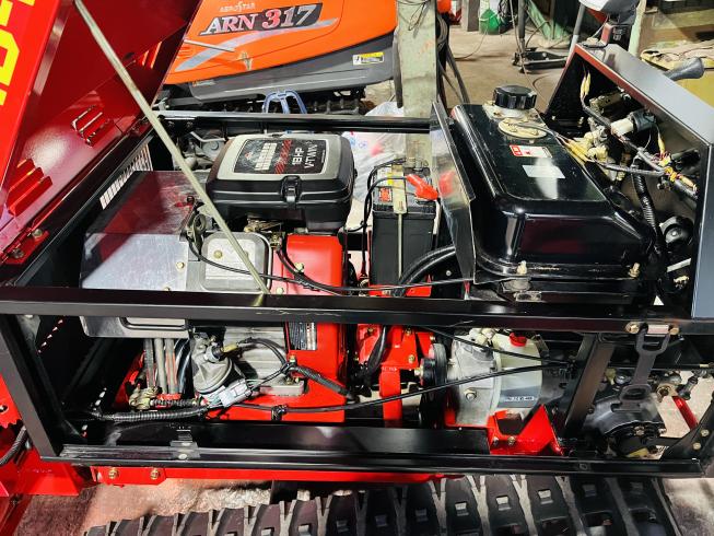 除雪機 スノースロワー10-18HST 写真12