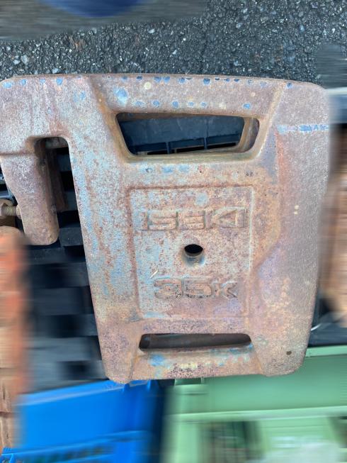 トラクター用ウエイト 1個35kg 写真２