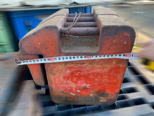 トラクター用ウエイト 1個52kg 写真２