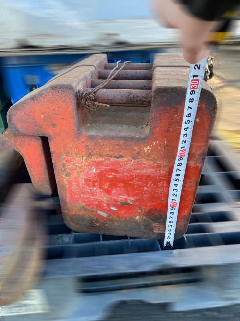 トラクター用ウエイト 1個52kg 写真９