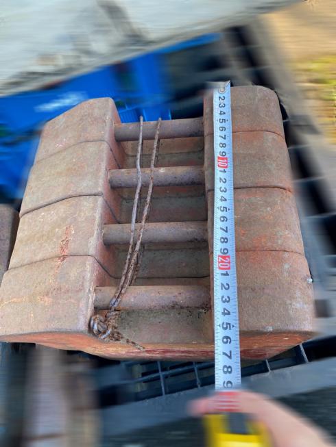 トラクター用ウエイト 1個52kg 写真６