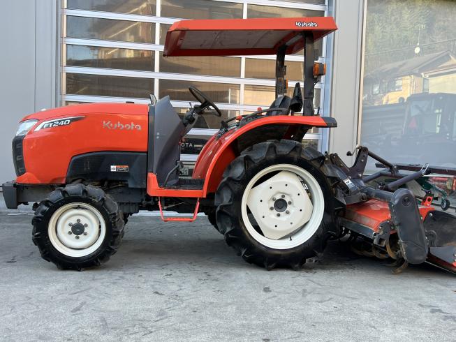 トラクター FT240BMAJRF11 写真３