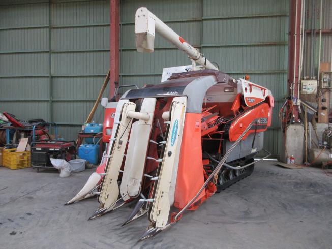 クボタ コンバイン 写真